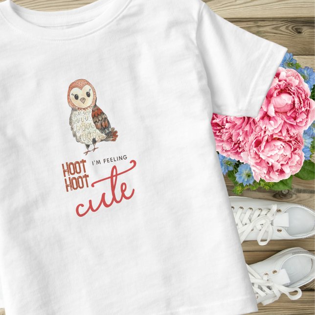Camiseta Infantil Sentindo Coruja Bonita (Criador carregado)