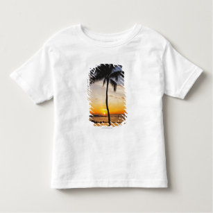 Camiseta Infantil Silhueta de uma palmeira por um por do sol