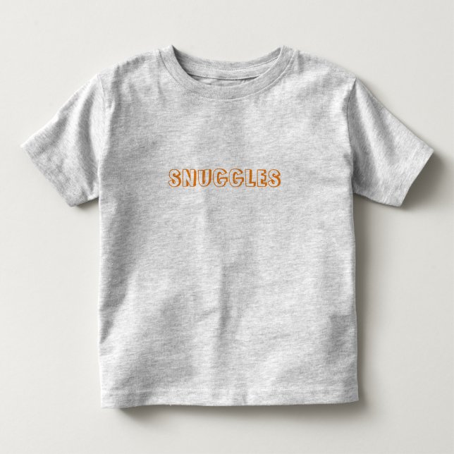 Camiseta Infantil "Snuggles" - letras laranja (Frente)