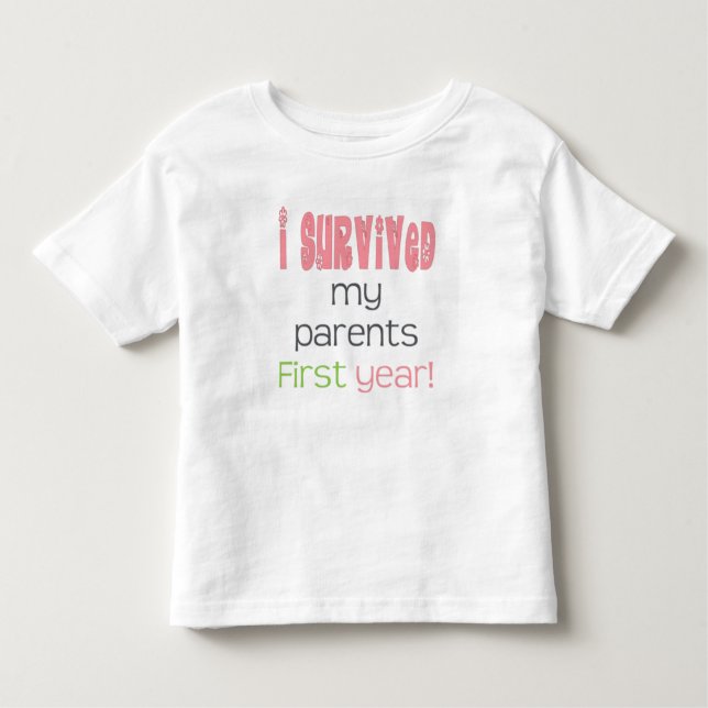 Camiseta Infantil Sobrevivi aos meus pais no primeiro ano, rosa (Frente)
