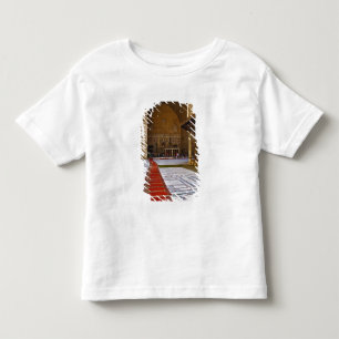 Camiseta Infantil Tapetes de oração que levam à mesquita islâmica, C