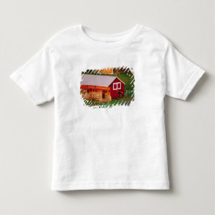 Camiseta Infantil Tarefas matinais na fazenda. EUA, Vermont,