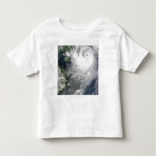 Camiseta Infantil Tempestade tropical Koppu perto de terra