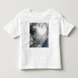 Camiseta Infantil Tempestade tropical Koppu que aproxima a terra