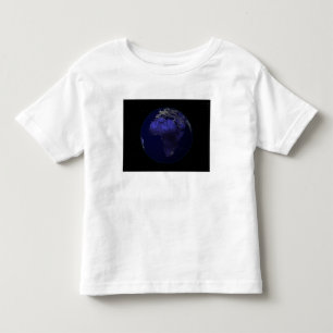 Camiseta Infantil Terra completa na noite que mostra África e Europ
