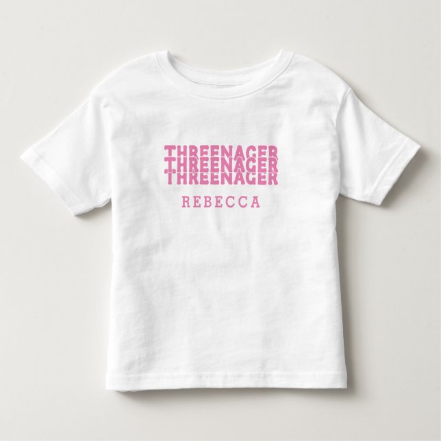 Camiseta Infantil Threenager Letreiro Retro Nome Rosa (Frente)