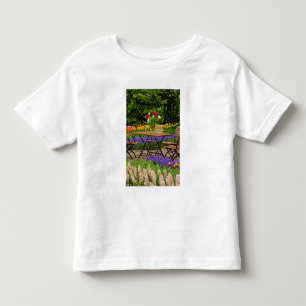Camiseta Infantil Tulipas de mesa no jardim, Jardins Keukenhof,
