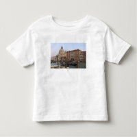 Turista em Gôndolas de Santa Maria Del Giglio