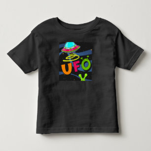 Camiseta Infantil ufo no espaço diga oi