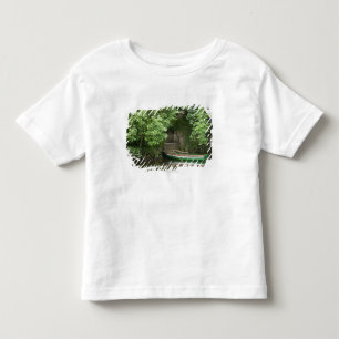 Camiseta Infantil Um barco da fileira Roped em algumas escadas ao