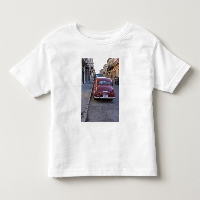Camiseta Infantil Um carro clássico de Peugeot vermelho estacionado  (Frente)