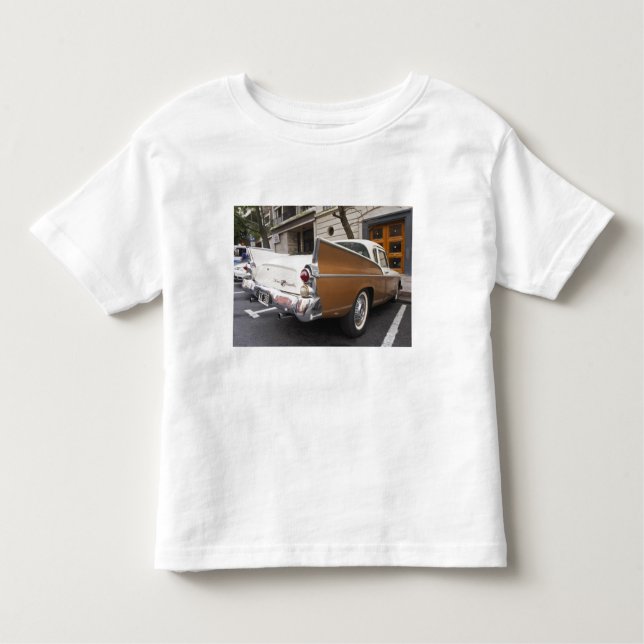 Camiseta Infantil Um carro clássico do Studebaker Silver Hawk estaci (Frente)