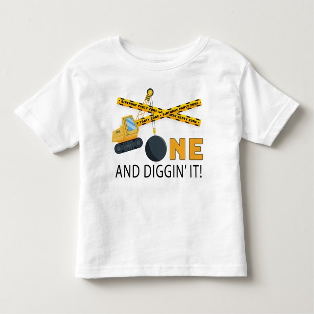 Camiseta Infantil Um e Adorando a Construção de Aniversário  (Frente)