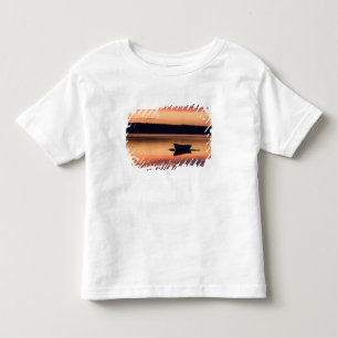 Camiseta Infantil Um escaler ao nascer do sol em Eggemoggin Reach em