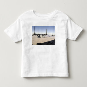 Camiseta Infantil Um Osprey MV-22 reabastece o midflight