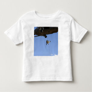 Camiseta Infantil Um rappels de um HH-60