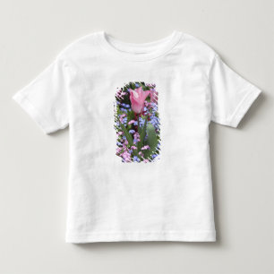 Camiseta Infantil Um tulipa nos Jardins de Luxemburgo, Paris, França