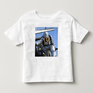 Camiseta Infantil Uma broca do salvamento é executada na plataforma
