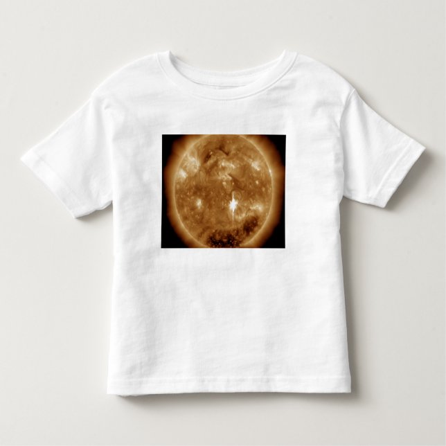 Camiseta Infantil Uma enorme explosão solar de classe X irrompe no S (Frente)