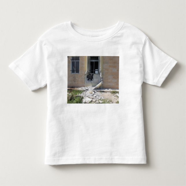 Camiseta Infantil Uma Granada Propulsada De Foguete (Frente)