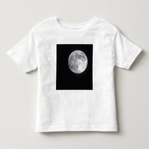 Camiseta Infantil Uma lua cheia brilhante em um céu noturno negro.
