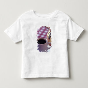 Camiseta Infantil Uma xícara de Café Árabe. Síria. O Médio