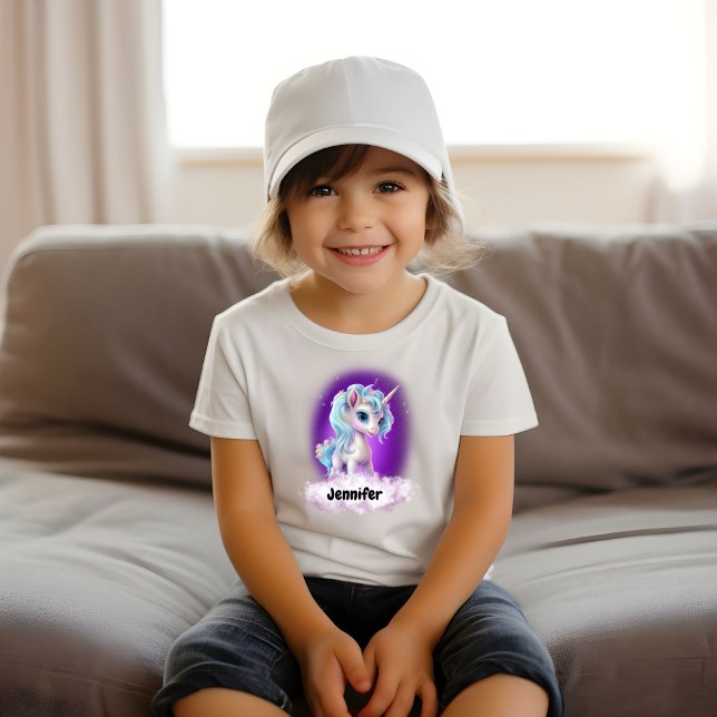 Camiseta Infantil Unicórnio Céu Roxo, nuvens, estrelas e nome pessoa (Criador carregado)