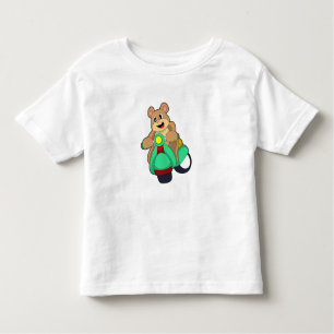 Camiseta Infantil Urso como Biker com Patinete.PNG