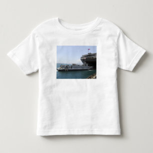 Camiseta Infantil Utilidade da barca de descarregamento que move-se