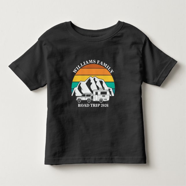 Camiseta Infantil Viagem de montanha de férias da família de nomes p (Frente)