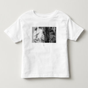 Camiseta Infantil Vista do acampamento do paraíso e do Mt mais