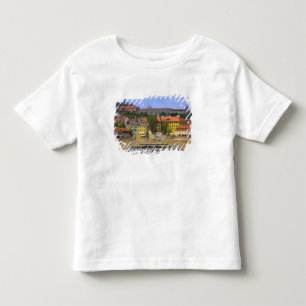 Camiseta Infantil Vista do Castelo de Praga e da cidade pelo Vltava