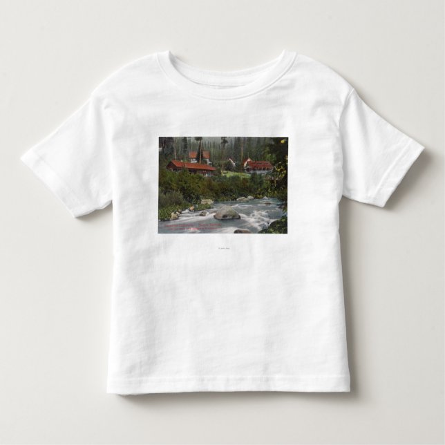 Camiseta Infantil Vista exterior de Shasta RetreatMt. Shasta, CA (Frente)