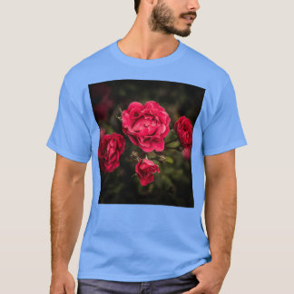 Camiseta Insetar Em Um Rosa