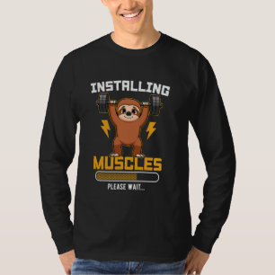 Camiseta Instalando Músculos Por Favor Aguarde treinador de