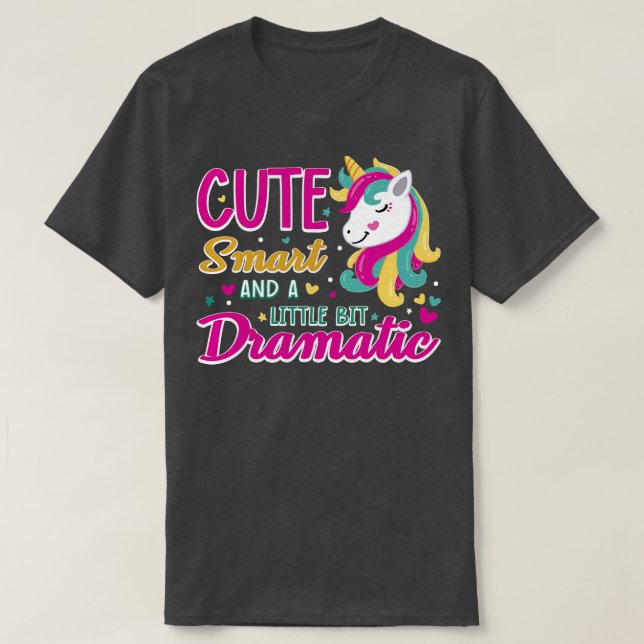 Camiseta Inteligente E Um Pouco Dramático (Frente do Design)