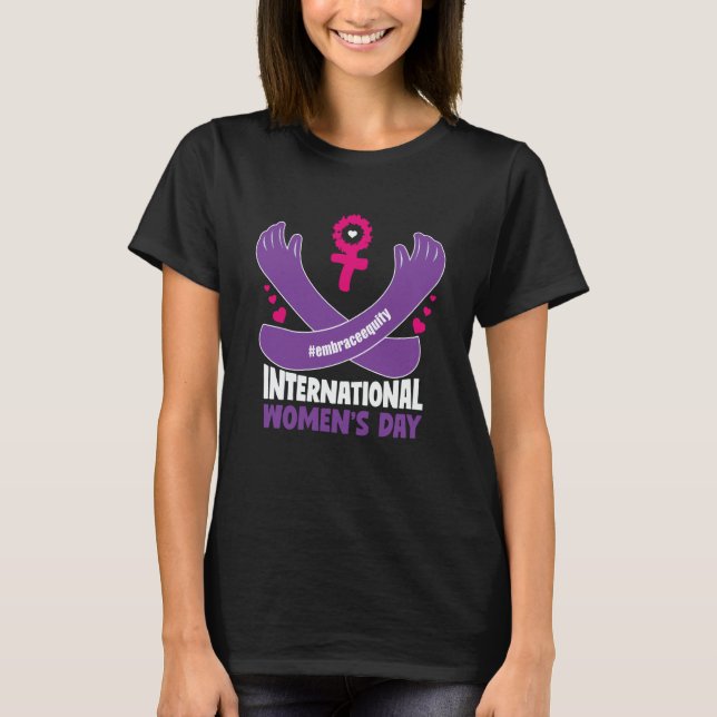 Camiseta International Women's Day 2023 Embrace Equity 8 Ma (Frente)