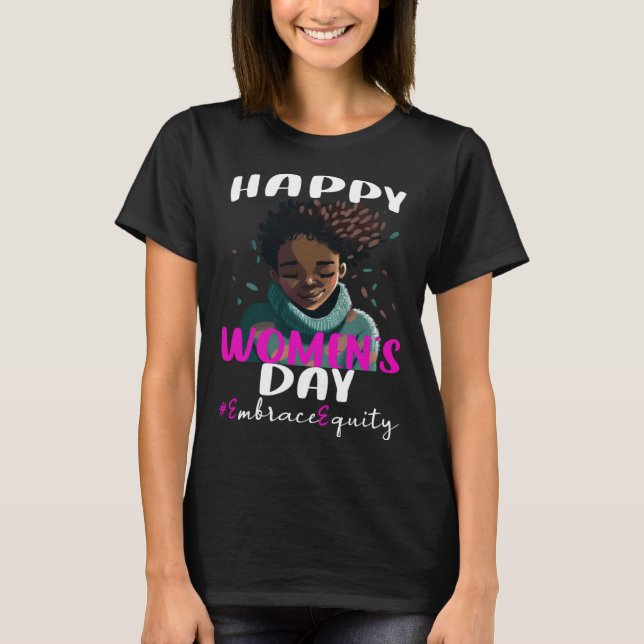 Camiseta International Womens Day 2023 Embrace Equity 8 Mar (Frente)