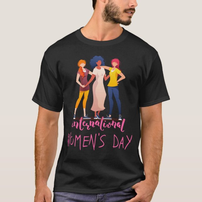 Camiseta International Womens Day 2023 Embrace Equity 8 Mar (Frente)