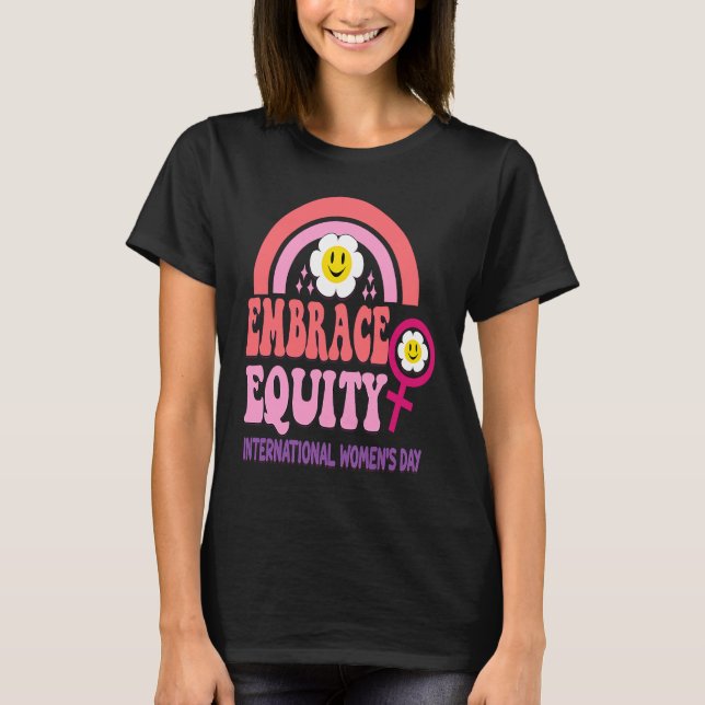Camiseta International Womens Day 2023 Theme Embrace Equity (Frente)