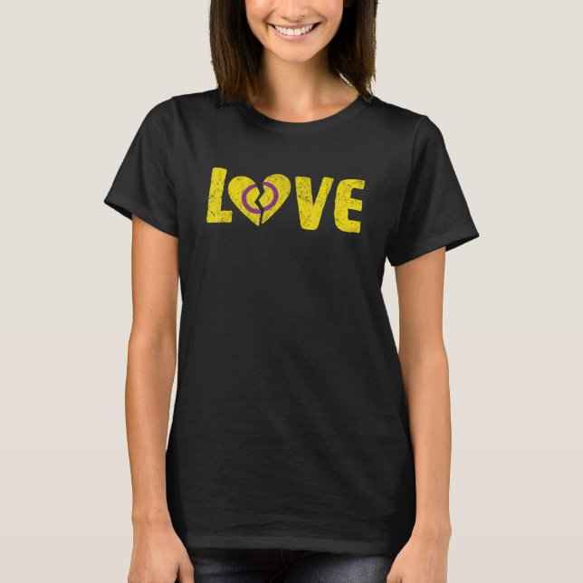 Camiseta Intersex Love Heartbreak Broken Heart  Pride Month (Frente)