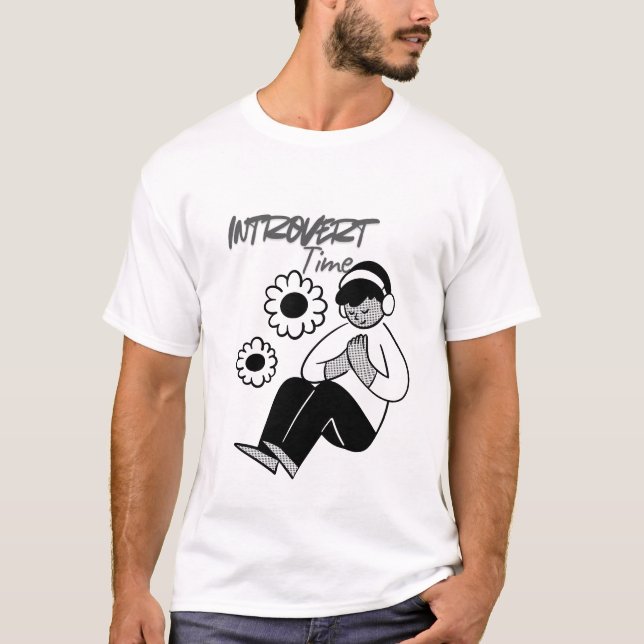Camiseta Introvert Time Minimal Typography T-Shirt (Frente)