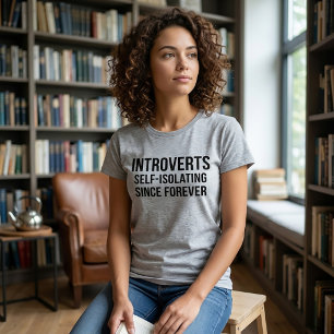 Camiseta Introvertidos Auto Isolando Desde Sempre
