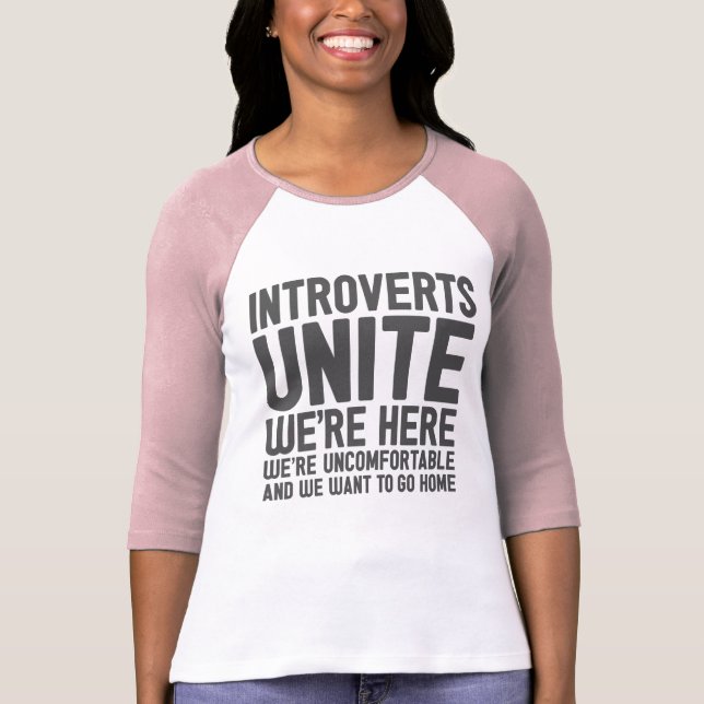 Camiseta INTROVERTS UNEM-NOS são aqui nós são incômodo… (Frente)