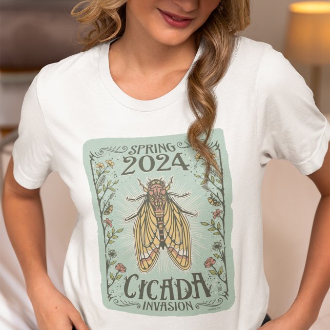 Camiseta Invasão da Primavera de 2024 (Person wearing t-shirt)