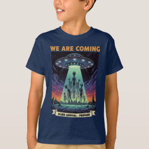 Camiseta Invasão Retro de OVNI Alien Sci-Fi Chegada Infanti