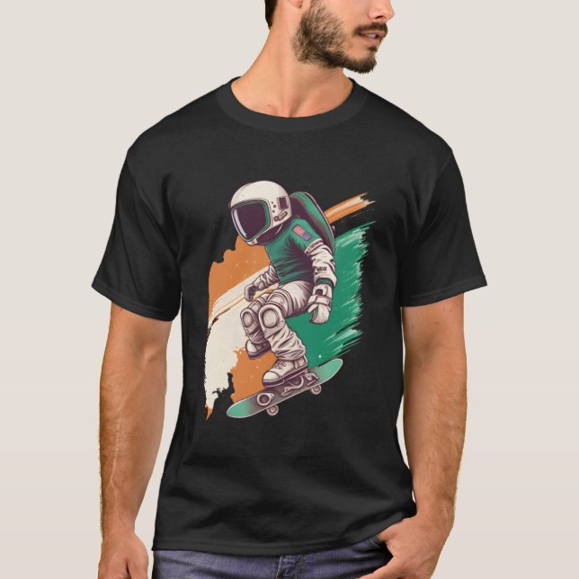 Camiseta Irish Astronauta Skater Galaxy Skateboard Space Bo (Frente)