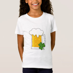 Camiseta Irish Beer Mug com Shamrock Clover