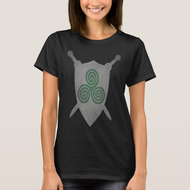 Camiseta Irish Celtic Knot Triskelion Trinity Symbol Swords (Frente)