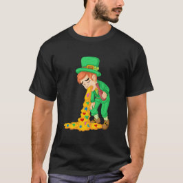 Camiseta Irish Leprechaun Tossing Lucky Cookies